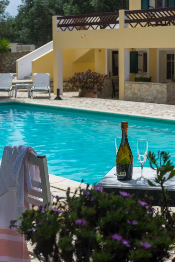 Villa Elaia Suites & Apartments No.3 ガイオス エクステリア 写真